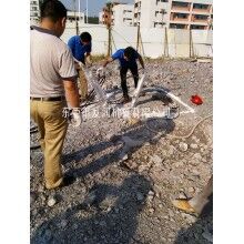 大型拆除混凝土設(shè)備液壓劈裂機(jī)使用方法